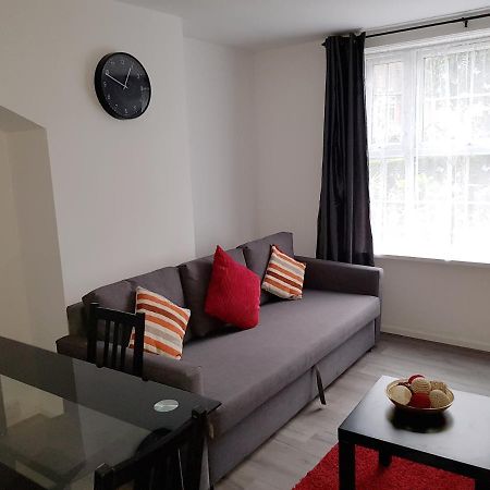 Barnfield Place Edgware Bagian luar foto