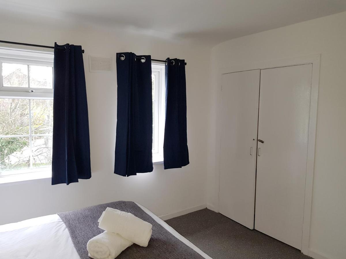 Barnfield Place Edgware Bagian luar foto