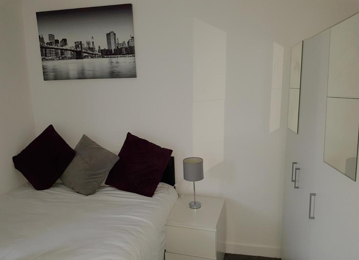 Barnfield Place Edgware Bagian luar foto